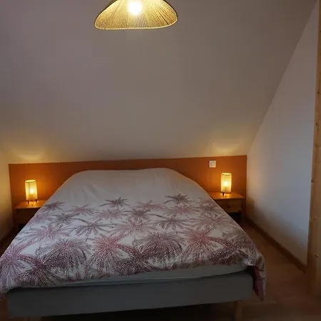 Entre Vignes Et Châteaux: Charming Family With Free Parking